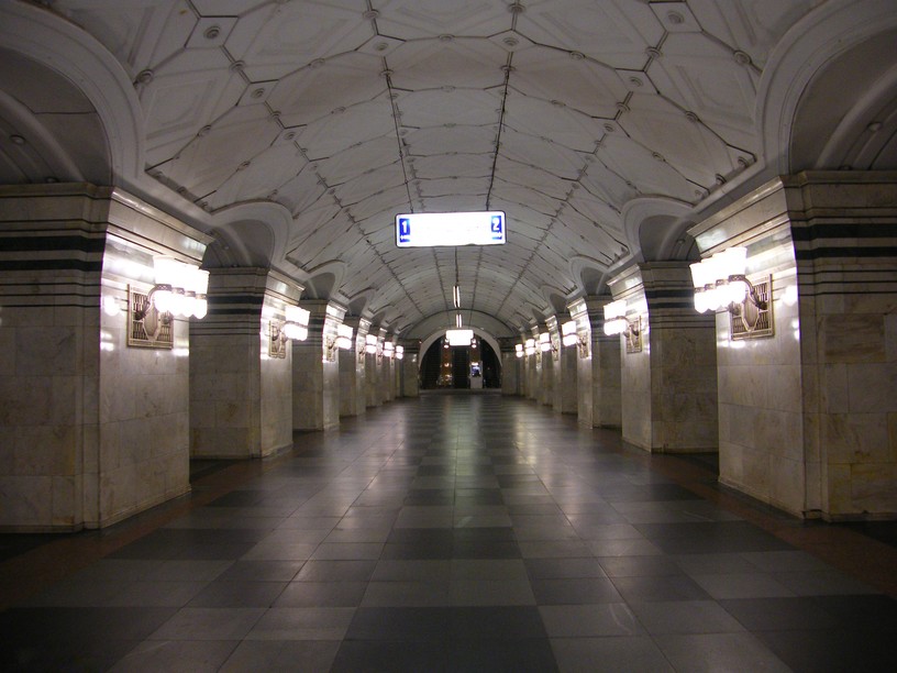 Станция Спортивная, центральный неф