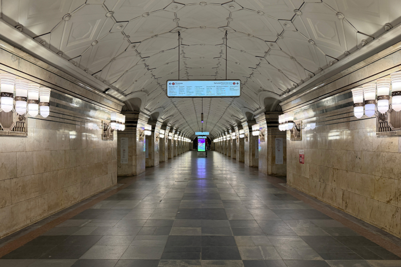Станция Спортивная, центральный неф