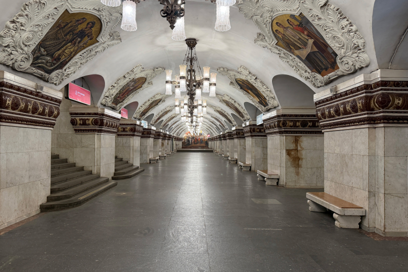 Станция Киевская, центральный неф