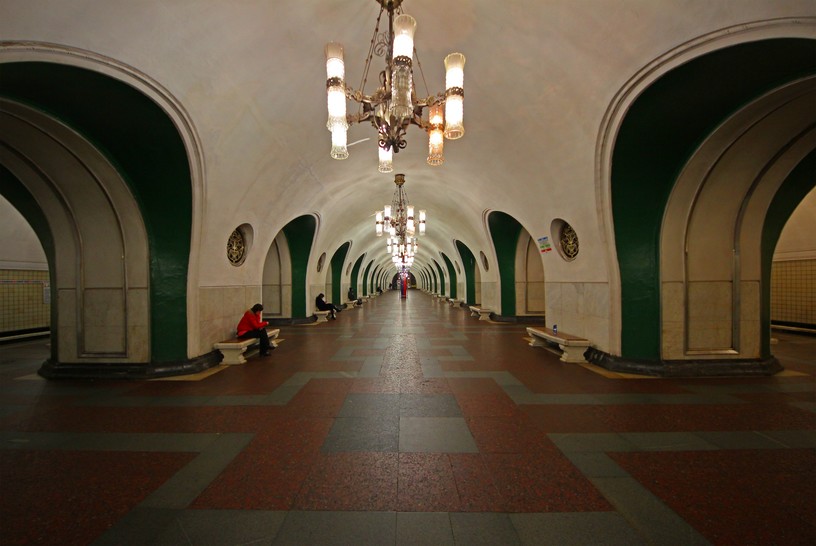 Станция ВДНХ, центральный неф