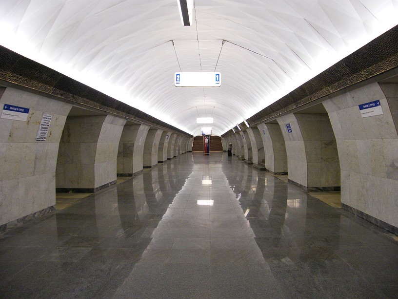 Станция Тургеневская, центральный неф