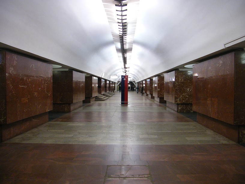Станция Площадь Ильича, центральный неф