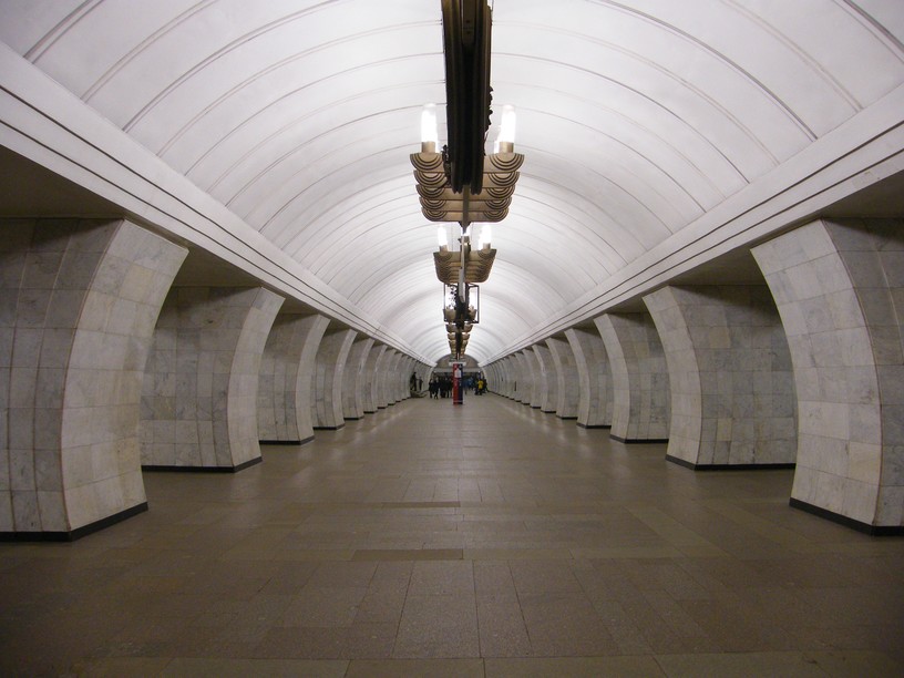 Станция Чеховская, центральный неф