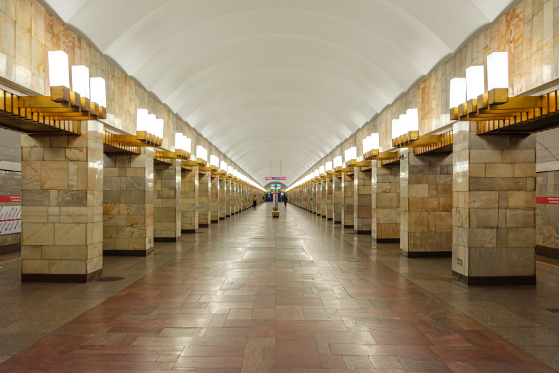 Станция Гражданский проспект, центральный неф