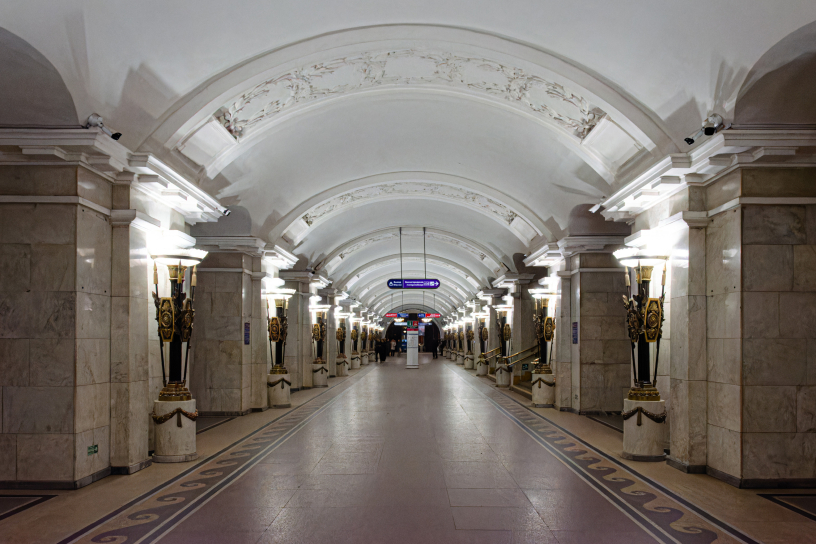 Станция Пушкинская, центральный неф