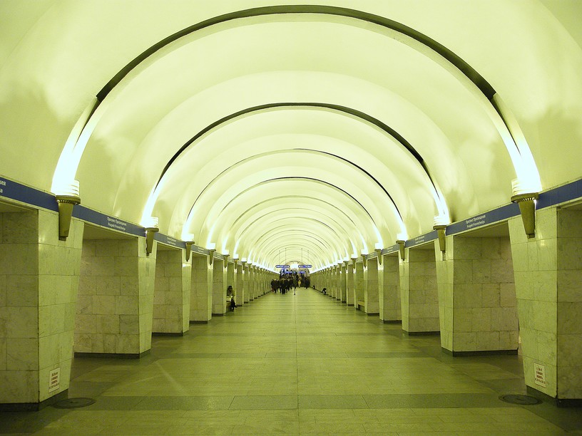 Станция Проспект Просвещения, центральный неф