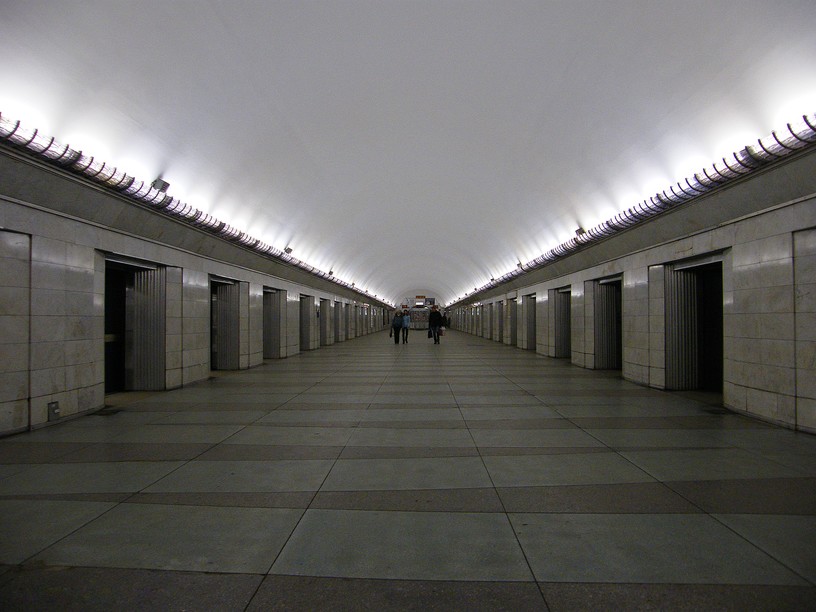 Станция Парк Победы, центральный неф