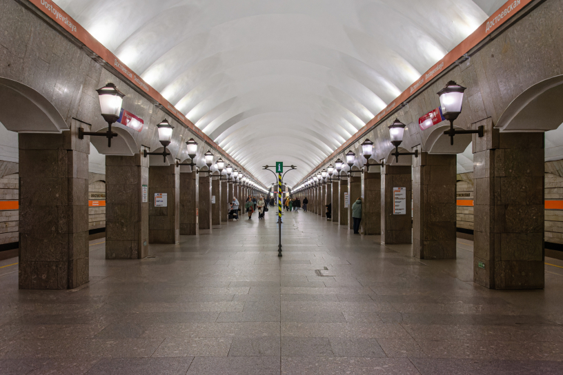 Станция Достоевская, центральный неф
