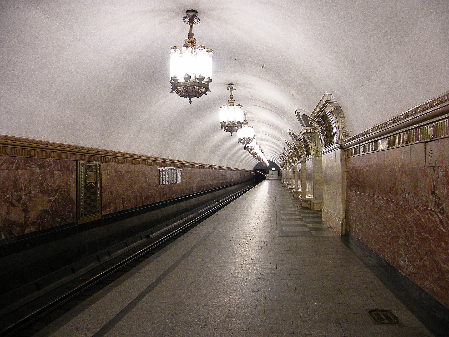 станция октябрьская москва