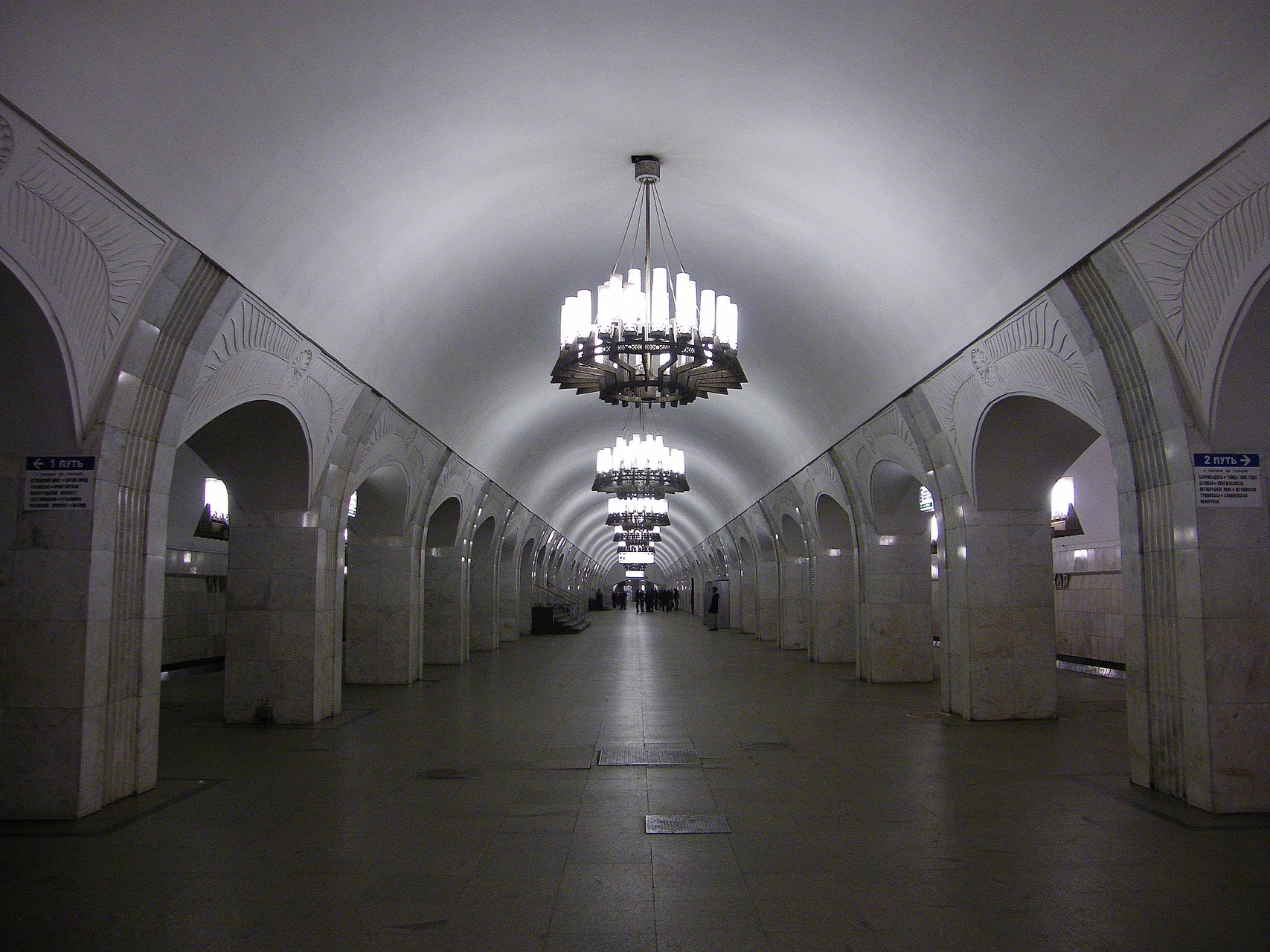 вход в метро пушкинская