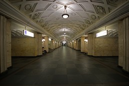 Станция Театральная, центральный неф