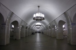 Станция Пушкинская, центральный неф