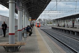 Станция Локомотив, платформа