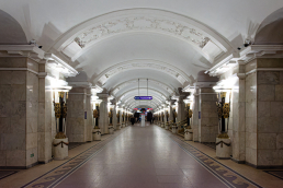 Станция Пушкинская, центральный неф