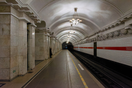 Станция Пушкинская, боковой неф